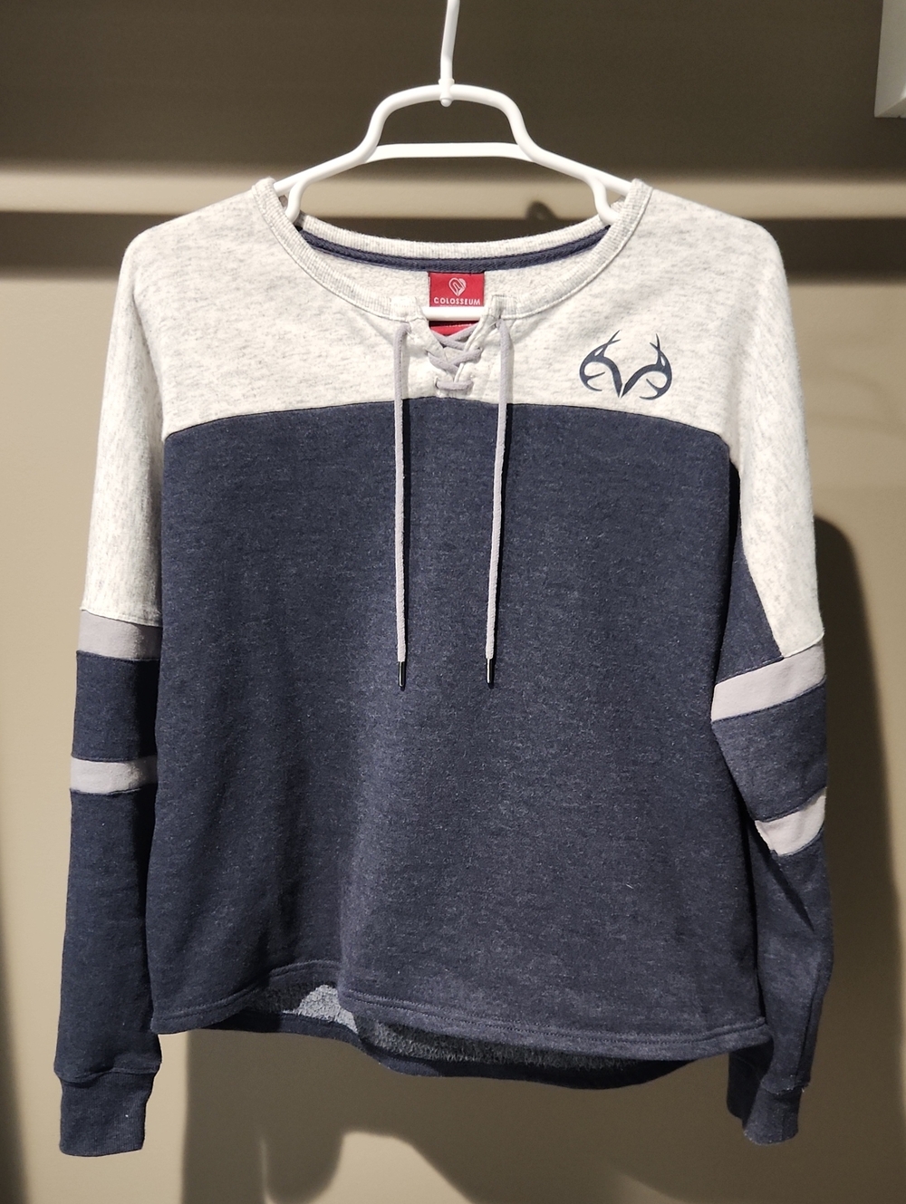 Colosseum / Realtree Women's Navy and Light Gray Lace-Up Crew Sweater - Small
